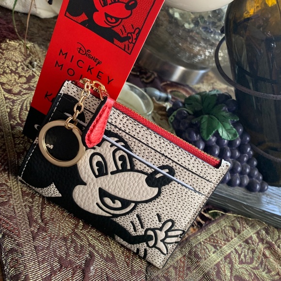 SOLD⛔️Authentic COACH Pebbled leather L.Edition Mickey Mouse zip card /ID/Key - Picture 3 of 9
